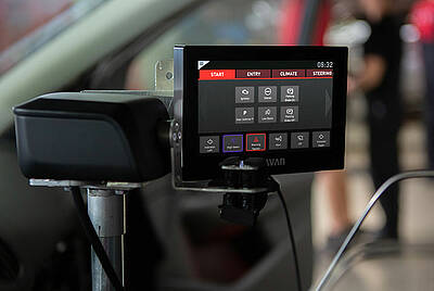 PARAVAN Touch Display for operating secondary vehicle functions